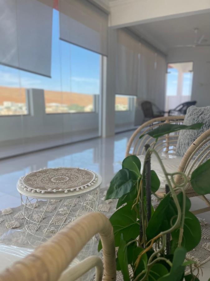Home X4 Al Wāşil Exteriör bild