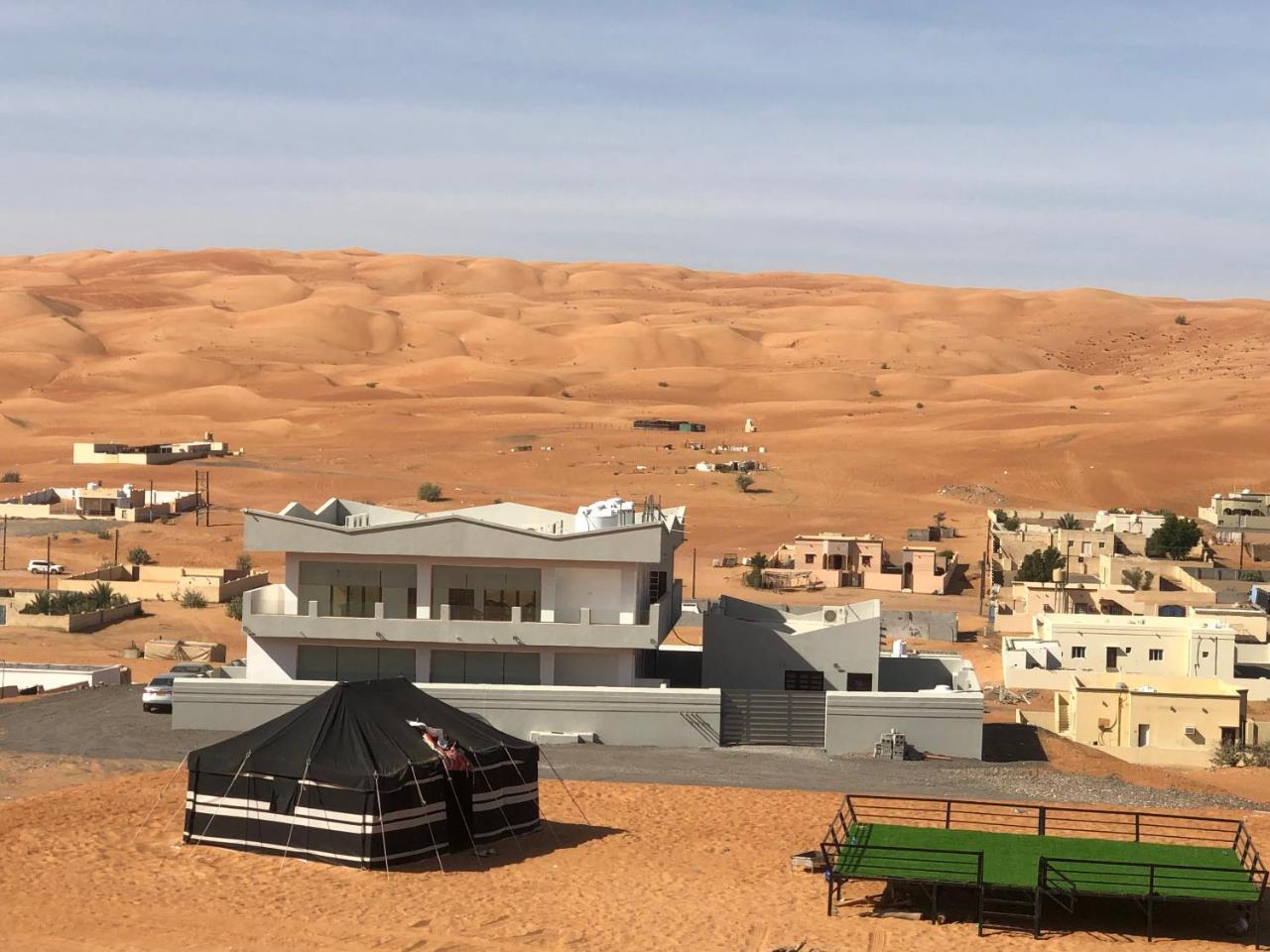 Home X4 Al Wāşil Exteriör bild